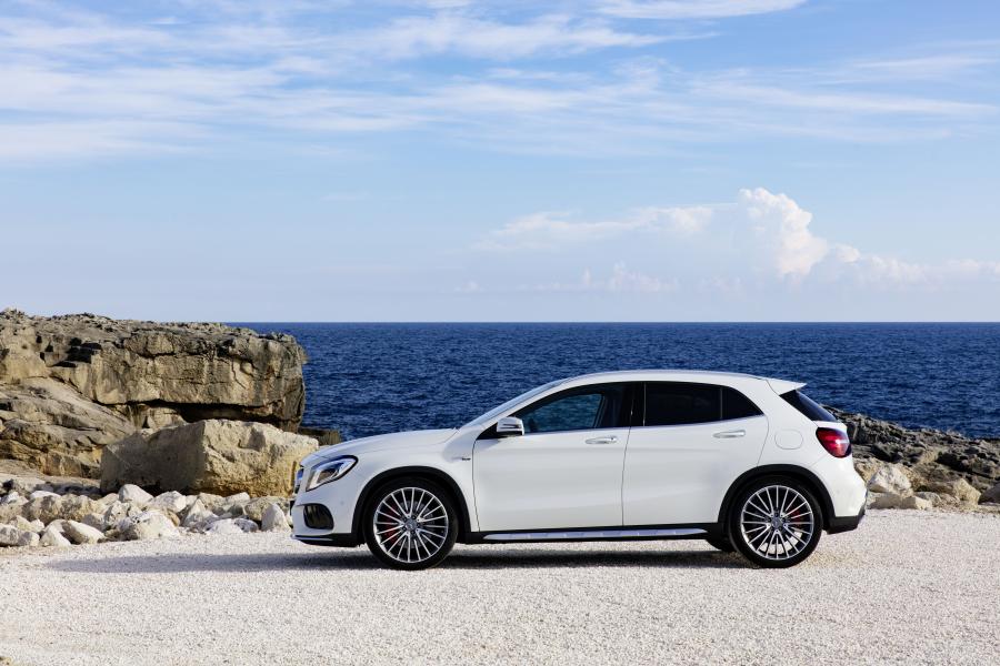  Mercedes-AMG GLA45 4Matic 2017 года  (WW) (фото 14 из 40)